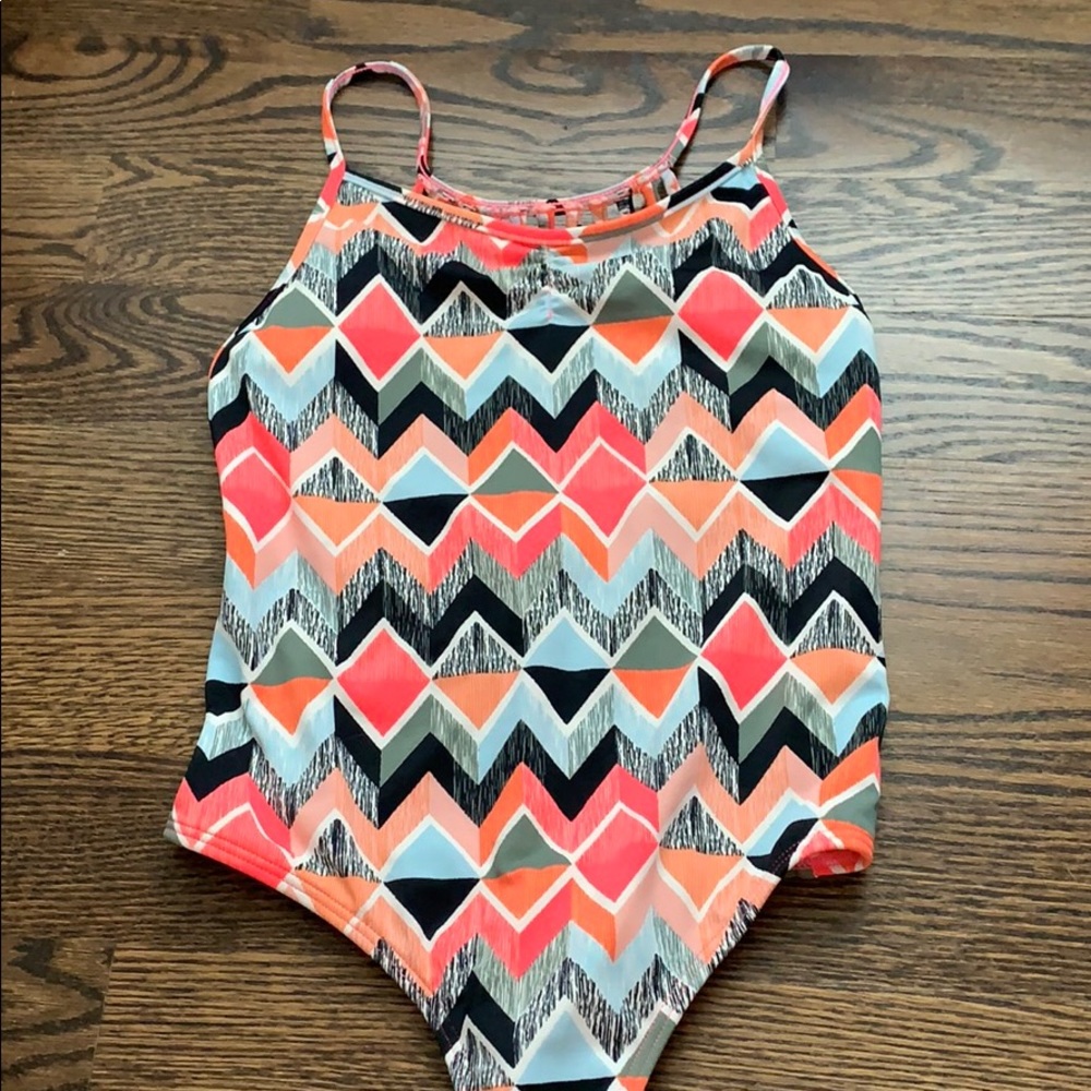 Girls Billabong barely worn colorful one piece